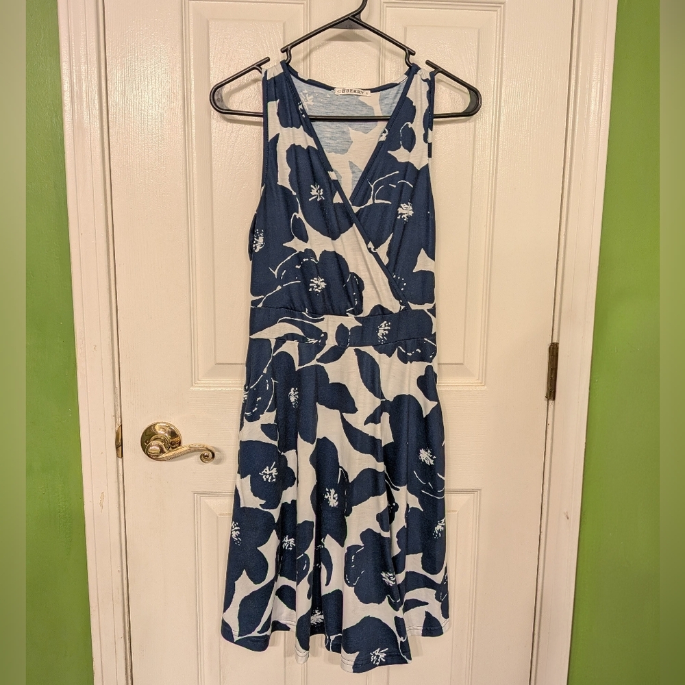 Chic Blue and White Floral Midi Dress